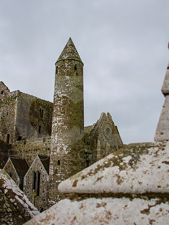 Carraig Phadraig, Caiseal - The Rock of Cashel - St. Patricks Rock 00011